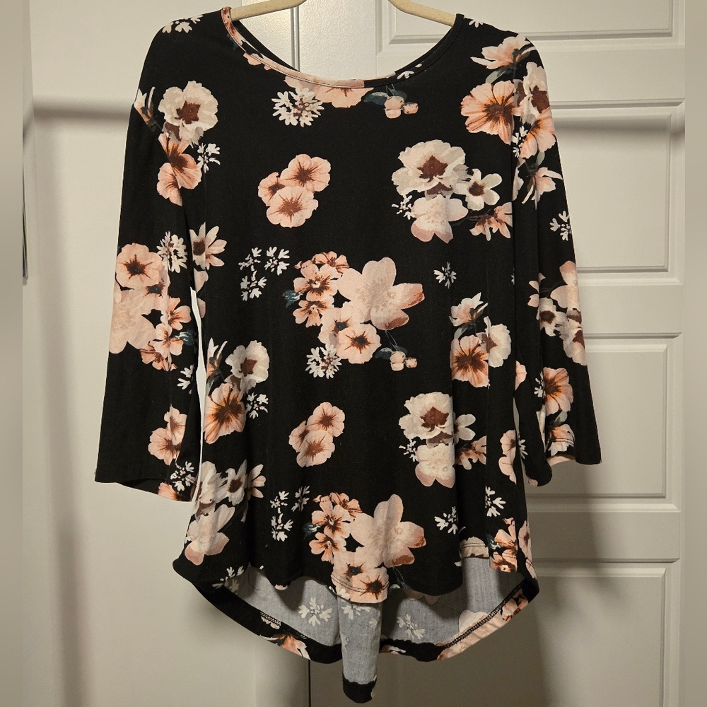 Ardene Black Top with Floral Design
